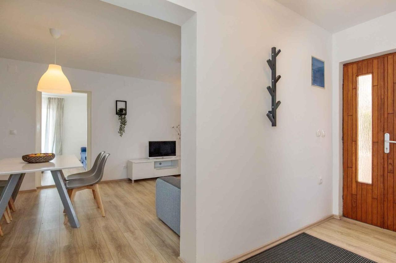Apartments In Njivice/Insel Krk 34038 Ngoại thất bức ảnh
